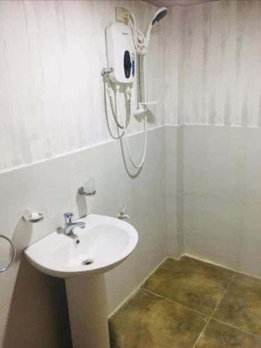Aziels BnB in Kabankalan Aziels BnB in Kabankalan