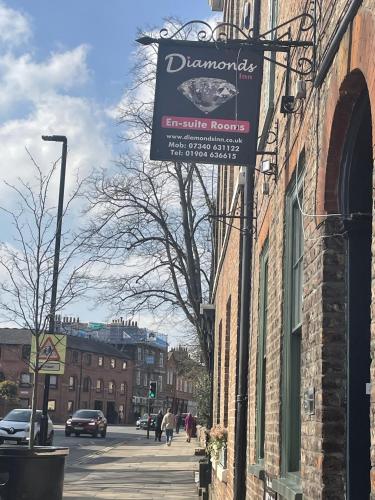 A szálláshely kívülről, Diamonds Inn in York A szálláshely kívülről, Diamonds Inn in York