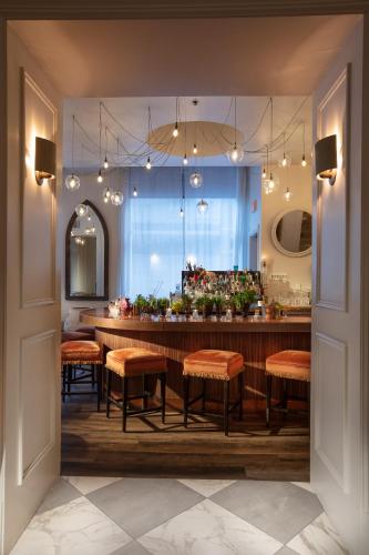 Pub/Lounge, International House Hotel near Audubon Aquarium of the Americas Pub/Lounge, International House Hotel near Audubon Aquarium of the Americas