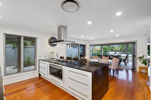 Sorrento Waterfront Retreat,Pool in Bundall Sorrento Waterfront Retreat,Pool in Bundall