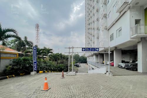 Exterior view, RedLiving Apartemen Easton Park Jatinangor - Rajes Room in Cibiru Exterior view, RedLiving Apartemen Easton Park Jatinangor - Rajes Room in Cibiru