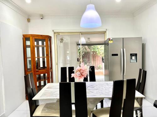 Fully Private 3 bedroom house in Blacktown Fully Private 3 bedroom house in Blacktown
