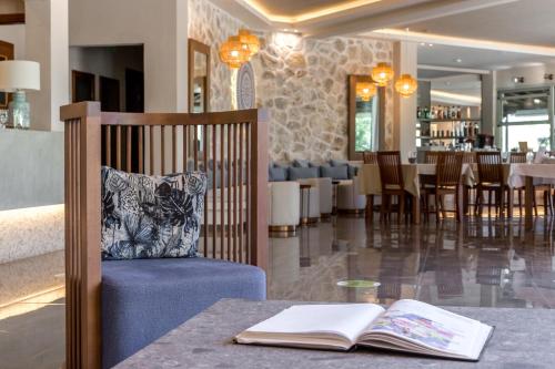 ห้องส่วนกลางสำหรับนั่งเล่น/ดูทีวี, Asteris Village in ชาลคิดีคี ห้องส่วนกลางสำหรับนั่งเล่น/ดูทีวี, Asteris Village in ชาลคิดีคี