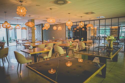 Restaurant, Quinta de Silvalde in Santo Tirso Restaurant, Quinta de Silvalde in Santo Tirso