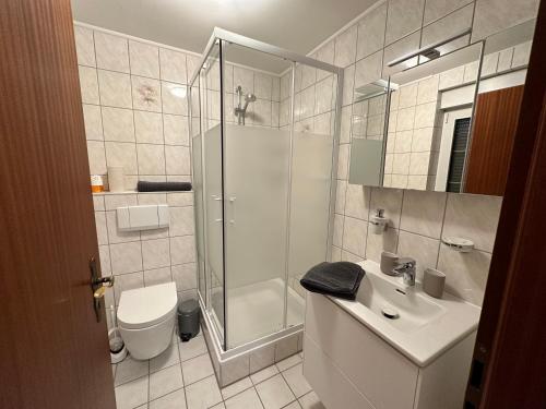 ห้องน้ำ, Ferienwohnung zum Winterberg in เอลสเทอร์เวอร์ดา ห้องน้ำ, Ferienwohnung zum Winterberg in เอลสเทอร์เวอร์ดา