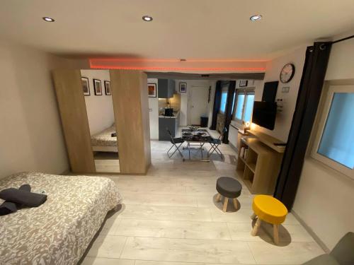 City Studio - Tour De Montlhery in Linas City Studio - Tour De Montlhery in Linas