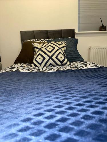 City Escape! Fishponds Apartment, Bristol, sleeps up to 4 guests in Eastville City Escape! Fishponds Apartment, Bristol, sleeps up to 4 guests in Eastville