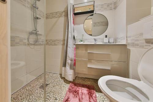 Bathroom, LES FRANKLINS APPARTEMENTS - Hyper CENTRE Mulhouse in Mulhouse City Center Bathroom, LES FRANKLINS APPARTEMENTS - Hyper CENTRE Mulhouse in Mulhouse City Center