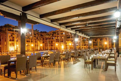Restaurant, Riu Santa Fe - All Inclusive in Cabo San Lucas Restaurant, Riu Santa Fe - All Inclusive in Cabo San Lucas