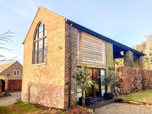 Pohled zvenku, Olive in Willington (Cheshire) Pohled zvenku, Olive in Willington (Cheshire)