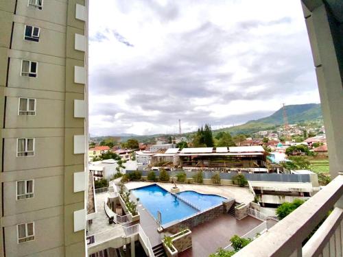 Balcony/terrace, SKYLAND CITY HOTEL JATINANGOR in Cibiru Balcony/terrace, SKYLAND CITY HOTEL JATINANGOR in Cibiru