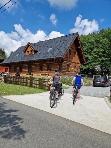 Roubenka u Vlcich jam in Petrovice U Susice Roubenka u Vlcich jam in Petrovice U Susice