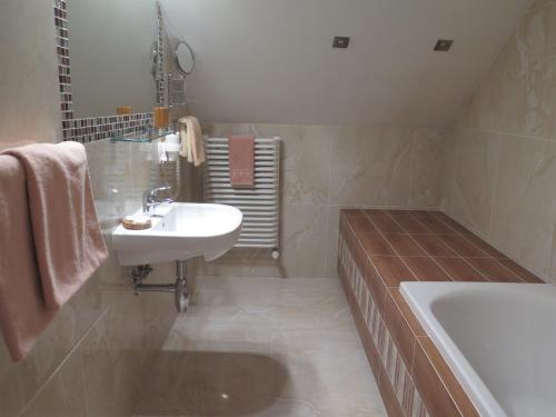 Fürdőszoba, Penzion Frystatska Chalupa in Karvina Darkov Fürdőszoba, Penzion Frystatska Chalupa in Karvina Darkov