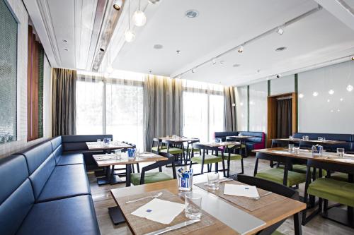 Restaurant, Novotel Roma EUR Hotel in Eur and Garbatella Restaurant, Novotel Roma EUR Hotel in Eur and Garbatella
