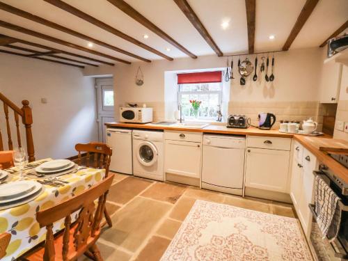 Buitenkant, The Old Sweet Shop in Egton Bridge Buitenkant, The Old Sweet Shop in Egton Bridge