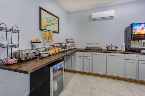 Ételek és italok, AmericInn by Wyndham Quincy in Quincy (Illinois) Ételek és italok, AmericInn by Wyndham Quincy in Quincy (Illinois)