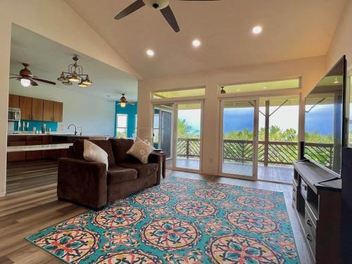 THE HONOMU HOUSE - Gorgeous, Spacious 4Bd2Ba Home near Waterfalls and Hilo, Sleeps 12! in Honomu (HI) THE HONOMU HOUSE - Gorgeous, Spacious 4Bd2Ba Home near Waterfalls and Hilo, Sleeps 12! in Honomu (HI)