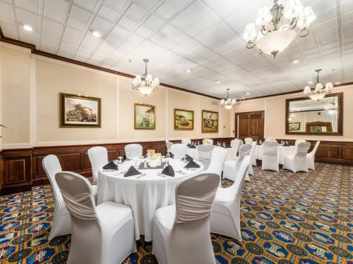 Bankett-terem, Lafayette Hotel Marietta in Marietta Bankett-terem, Lafayette Hotel Marietta in Marietta