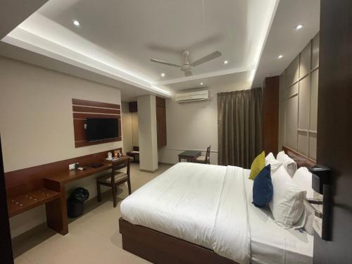 Hotel Five Elements in Ram Nagar Hotel Five Elements in Ram Nagar