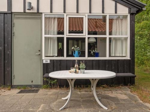 Holiday Home Bennek - 200m from the sea by Interhome in Marielyst Holiday Home Bennek - 200m from the sea by Interhome in Marielyst