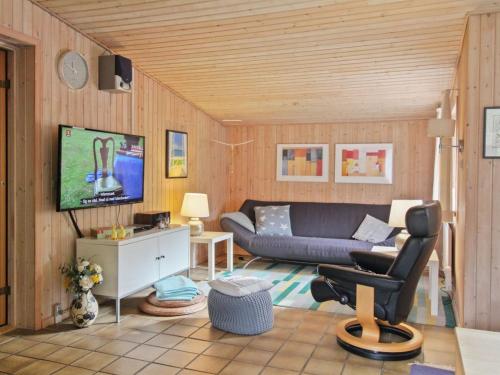 Holiday Home Maaria - 600m from the sea by Interhome in Vejers Strand Holiday Home Maaria - 600m from the sea by Interhome in Vejers Strand