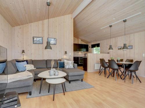 Holiday Home Ansfried - 900m from the sea by Interhome in ธิสเทด Holiday Home Ansfried - 900m from the sea by Interhome in ธิสเทด