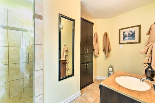 Lakefront Houston House-1 Mi to Space Center! in Nassau Bay Lakefront Houston House-1 Mi to Space Center! in Nassau Bay