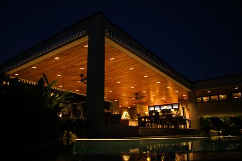 Restaurant, Cala Laiya in Batangas Restaurant, Cala Laiya in Batangas