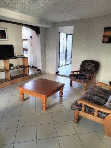 Spacious Self catering flat Berea in Berea Spacious Self catering flat Berea in Berea