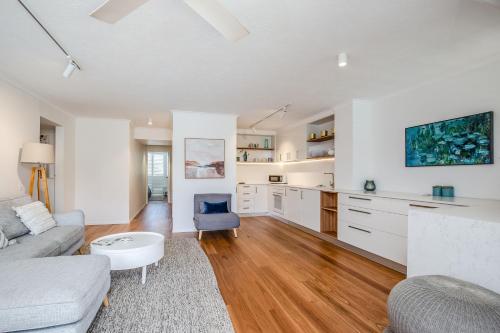 Sandcastles on Currumbin Beach Apartments in Currumbin Sandcastles on Currumbin Beach Apartments in Currumbin