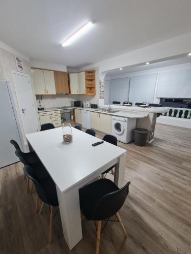 Portimão Paradise - Spacious Family Villa (Portimao Paradise - Spacious Family Villa) in เปนินา Portimão Paradise - Spacious Family Villa (Portimao Paradise - Spacious Family Villa) in เปนินา