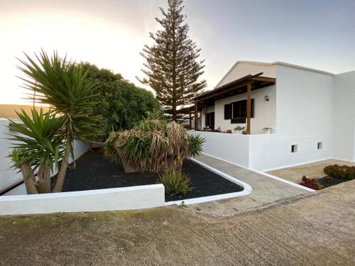Villa Isabel in San Bartolome Villa Isabel in San Bartolome