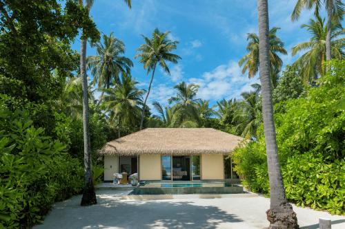 Swimming pool, Intercontinental Maldives Maamunagau Resort with Club benefitsBy IHGBy IHG in Raa Atoll Swimming pool, Intercontinental Maldives Maamunagau Resort with Club benefitsBy IHGBy IHG in Raa Atoll
