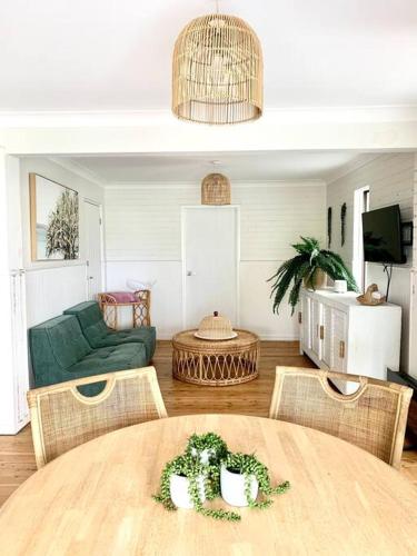 Beachfront Guest Suite - Surfers Choice! in Lake Illawarra Beachfront Guest Suite - Surfers Choice! in Lake Illawarra