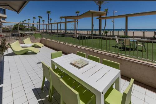 luxury sea view apartment with 2 rooms