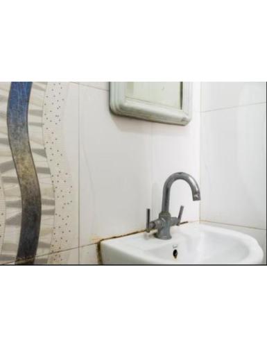 Bathroom, Hotel Diamond, J&K near Raghunath Temple Bathroom, Hotel Diamond, J&K near Raghunath Temple