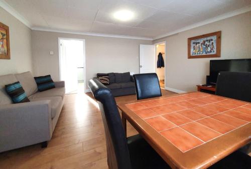 Wentworth Apartment with 2 bedrooms, Superfast Wi-Fi and private parking in Sittingbourne Wentworth Apartment with 2 bedrooms, Superfast Wi-Fi and private parking in Sittingbourne