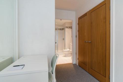 Cardiff City Centre Apartment