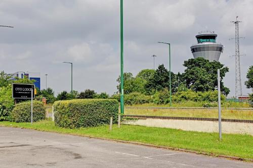Entrance, Gables Hotel and Restaurant in Birmingham Airport Entrance, Gables Hotel and Restaurant in Birmingham Airport