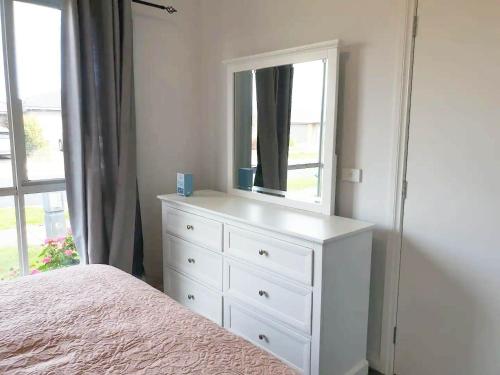 Snug & cozy ensuite in a new house in Berwick Snug & cozy ensuite in a new house in Berwick