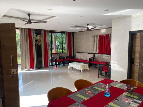 Mount Castle Villa in Atvan Mount Castle Villa in Atvan