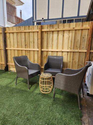 Garden, On The Beach, Kids & Pets Friendly in Frankston Garden, On The Beach, Kids & Pets Friendly in Frankston