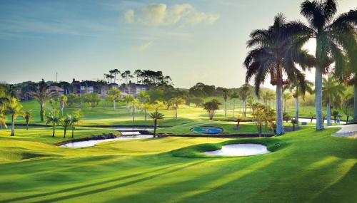 Camp de golf (a l'establiment), San Lameer Villa 14201 - 5 Bedroom Superior - 10 pax - San Lameer Rental Agency in Southbroom Camp de golf (a l'establiment), San Lameer Villa 14201 - 5 Bedroom Superior - 10 pax - San Lameer Rental Agency in Southbroom