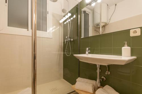 This photo about Weflating Sant Antoni Market shared on HyHotel.com