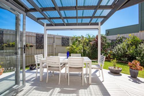 Thalassa I Pet Friendly I 2 Mins Walk to Beach in Кулбура Бийч Thalassa I Pet Friendly I 2 Mins Walk to Beach in Кулбура Бийч