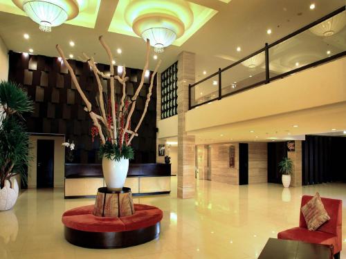 Lobby, Aston Kuta Hotel and Residence in Kuta Lobby, Aston Kuta Hotel and Residence in Kuta