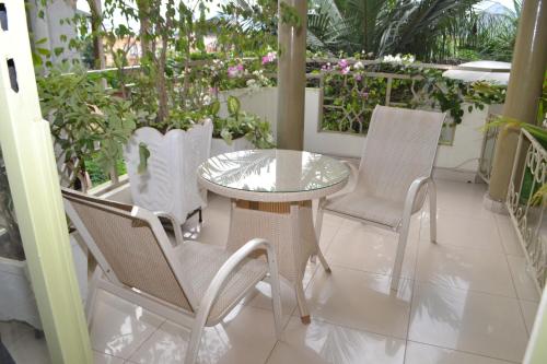 Balcony/terrace, Dolce Vita Resort Hotel in Bujumbura Balcony/terrace, Dolce Vita Resort Hotel in Bujumbura