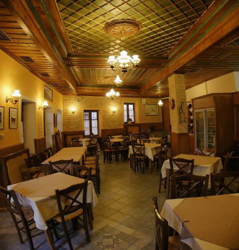 Étterem, Stavraetos in Sirako Étterem, Stavraetos in Sirako