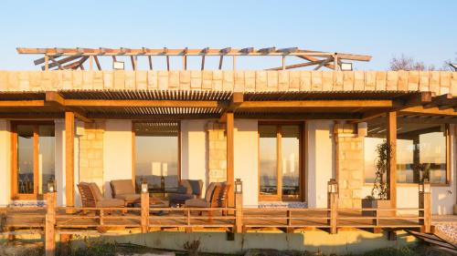 Balcony/terrace, Luxury Villa over the Cliffs & Wild Beach by FeelHome in Netanya Balcony/terrace, Luxury Villa over the Cliffs & Wild Beach by FeelHome in Netanya