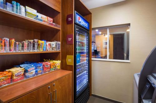 設施, 大學附近凱富套房酒店 (Comfort Suites Near University) in 北賓士域 設施, 大學附近凱富套房酒店 (Comfort Suites Near University) in 北賓士域